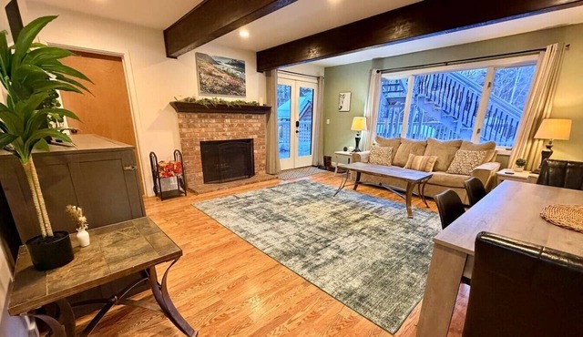 Denali Heath - A Cozy Riverside Retreat