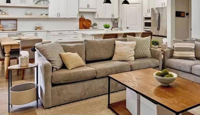 DFW Retreat w Pool 5 Min to Airport Sleeps 6