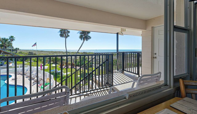 Directly on the Gulf - Unit 12 - 1 Bedroom - Second Floor - Sleeps up to 5