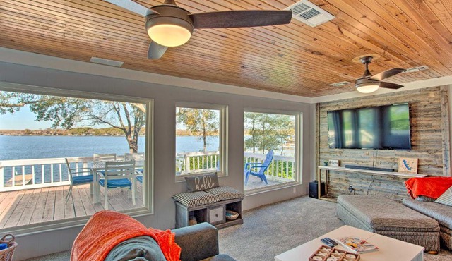 Dock & Fire Pit: Lakefront Cedar Creek Home! in Mabank