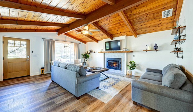 Dog-friendly Oakhurst Home: Walk to Downtown!