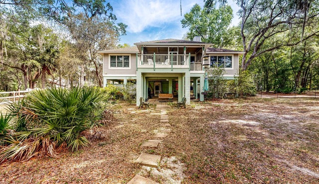 Dog-friendly riverfront home - screened porch, 2 private docks, boat ramp access
