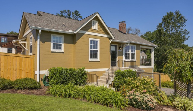 Dog-Friendly Shelby Park Home · 3BR Sleeps 8
