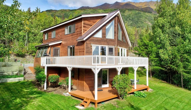 Eagle's Haven - Upper - 4 bedroom, 1.5 Bath