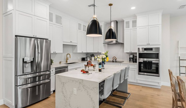 Elegant Indialantic Townhome Retreat W/Private Balconies, Patio & BBQ Grill!