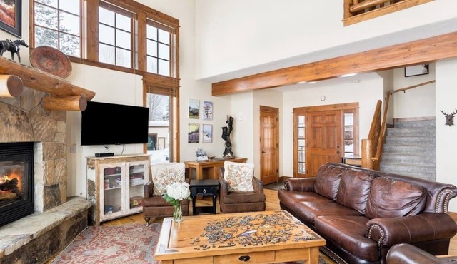 Elegant, walk-to-gondola home w/private hot tub, fireplace & shared pool/gym