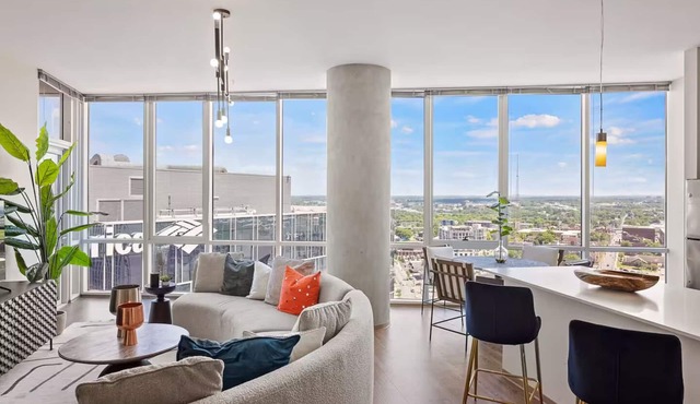Enjoy Vibrant Nashville | Rooftop Terrace & Modern Amenities | Top Spots Nearby