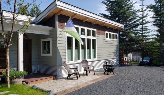 Entire Tiny Home close to cruise ship terminal Alaska Railroad and downtown Seward