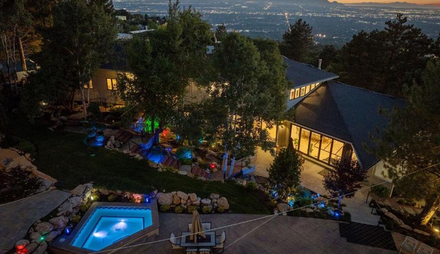 Exclusive Luxury Resort- Heated Pool & Pickleball