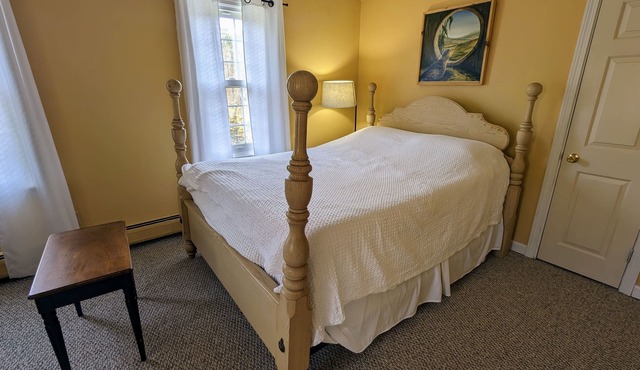 Experience Serene Nostalgia at Sadie's Place: A Charming West Barnstable Retrea