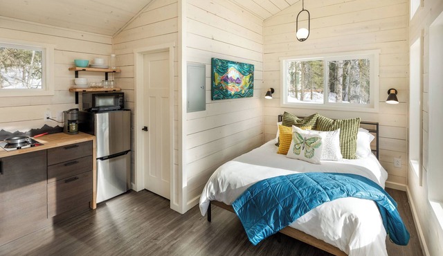 Experience serenity in a deluxe tiny house amid the Eklutna Valley's beauty.