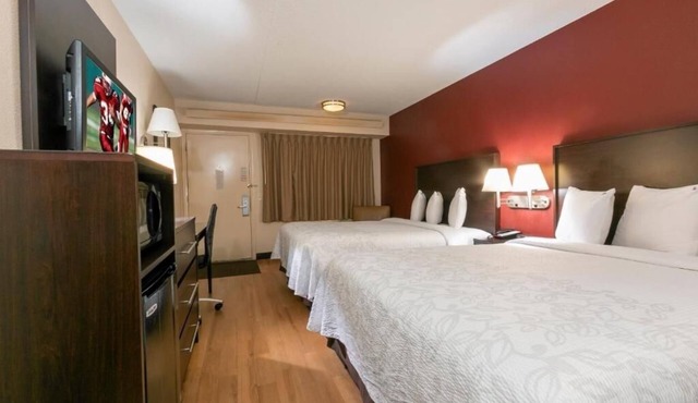 Explore Short North Arts District from Affordable Stay Nearby