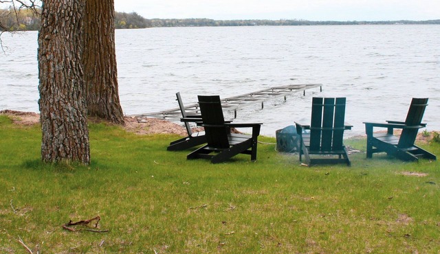 Exquisitely Refurbished Cottage on Lake Miltona