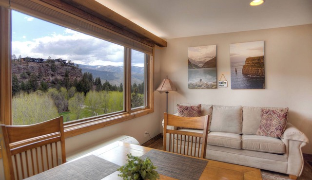 Falcon Crest | AC, Pool, Hot Tub, Golf & Ski