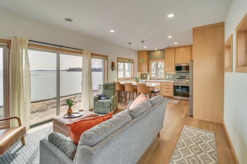 Family-Friendly Lake Ida Escape: Stunning Views!