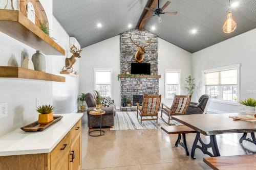 Family Retreat w/Fire Pit & Yard in Mineral City