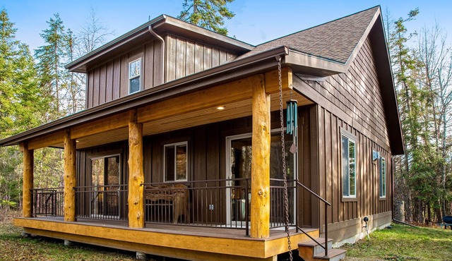 Five separate cabins ideal for a group getaway, near Flathead Lake & Glacier in Bigfork