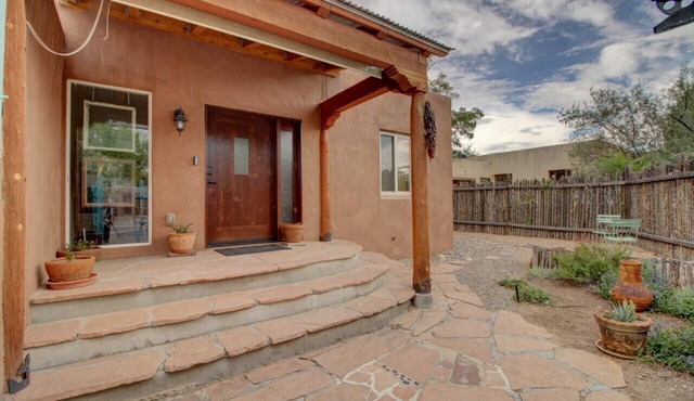 Freshly Refurbished Nob Hill Home