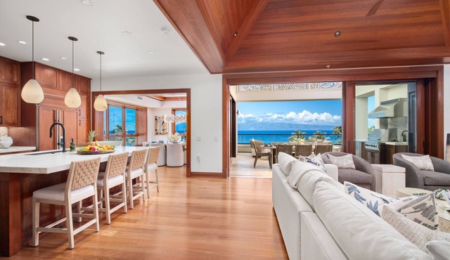 Front Row Direct Oceanfront Panoramic Views. Full remodel and redecoration to ultra-lux standards.