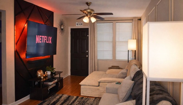 Gated 2BR Near Downtown – Game Room and Rollaway Twin – Sleeps 5