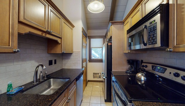 Golf Course Front Condo with Shared Hot Tub, WiFi, and Private Washer/Dryer