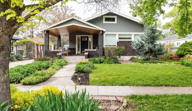 Gorgeous Neighborhood I Central Location I Parking