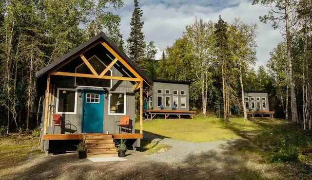Gorgeous Tiny Cabin Placed in a Privileged Area in Anchorage, Alaska