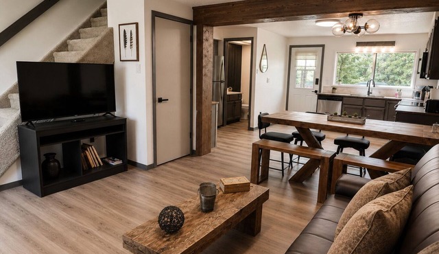 Great 4-bedroom condo, convenient location in heart of West Yellowstone!