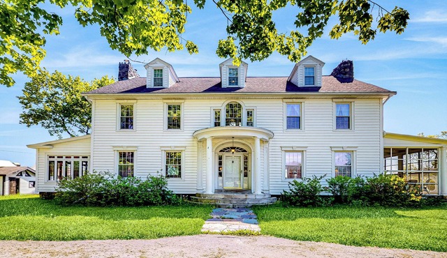 Group Getaway on Working Farm! Near Saratoga
