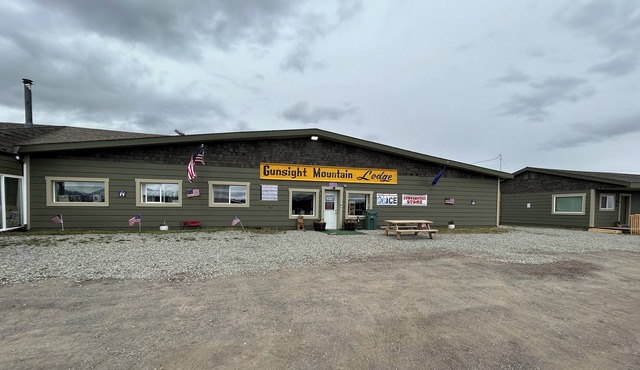 Gunsight Mountain Lodge