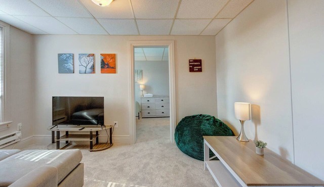 Hell's Kitchen, Apt #1 1-bedroom apartment just a short walk to Hershey Theatre in Hershey