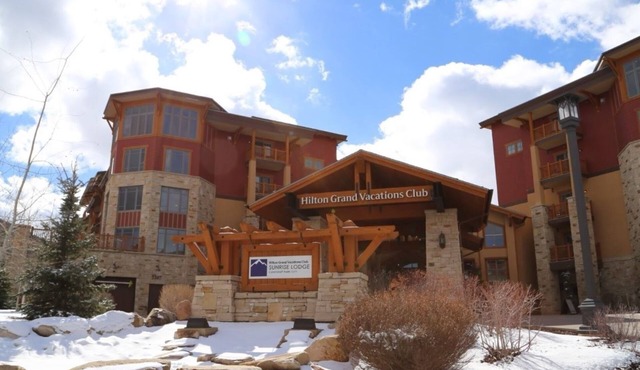 Hilton Sunrise Lodge Resort. 2 Bed/3 Bath. Ski-In/Ski-Out. Dec 27-Jan3