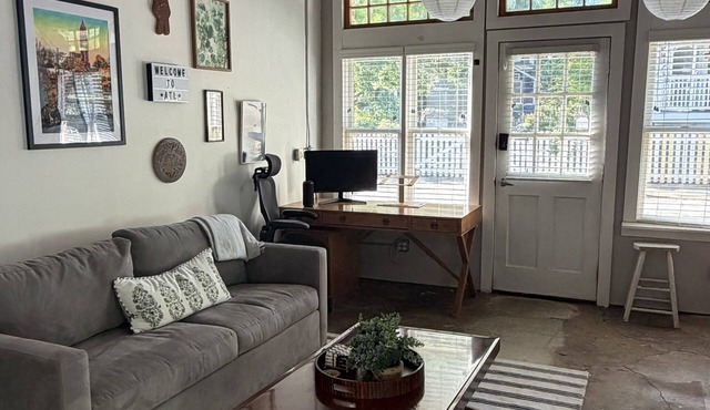 Historic Cabbagetown Loft - Walk to BeltLine, Parks, Dining & Bars