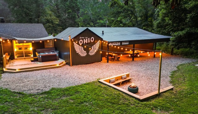 Hocking Hills: Hot Tub, Sauna, Pet Friendly, Games