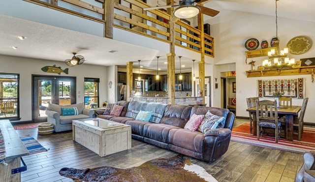 Hot Tub + Fire Pit: Possum Kingdom Lake Retreat!