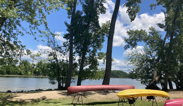 Hudson Riverfront 1830 Farmhouse Cottage W/Beach, Canoe & Kayaks