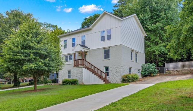 Huge home , 5 Bedrooms, Sleeps 16