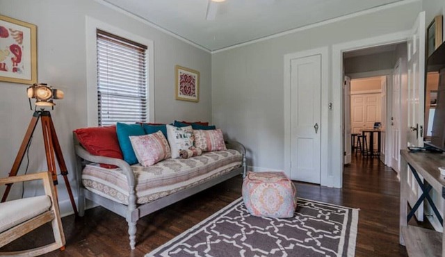 Huge one bedroom inlaw apartment near the Beltline