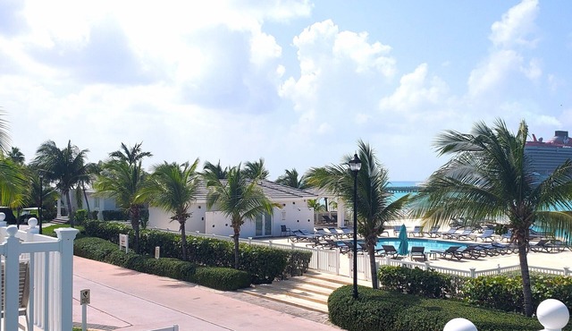 Infinity Poolside - Two story Oceanview 3 Bedrooms/3 Baths in Bimini
