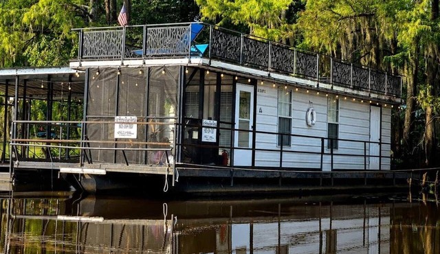 Keepin It Reel on Caddo Lake (Houseboat)