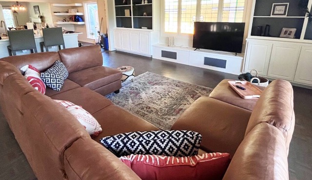 Kessler Park Retreat 5 min from Downtown and Bishop Arts