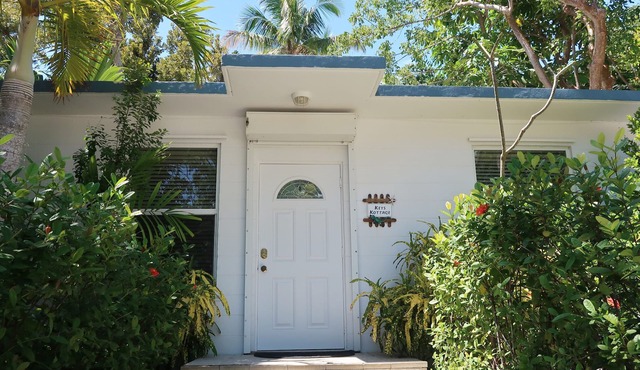 Keys Kottage & Bayside Villa W/free onsite boat ramp marina & trailer parking.