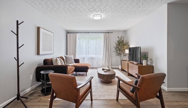 La Rosa Retreat- 2BR, 1 BA, Free Parking