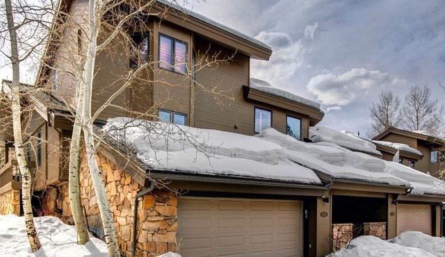 Lakeside Getaway Cabin on Family Resort with Pool near Deer Valley and Park City, Utah