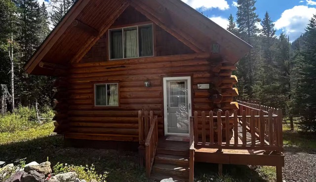 Lamar Valley Mountain Cabin