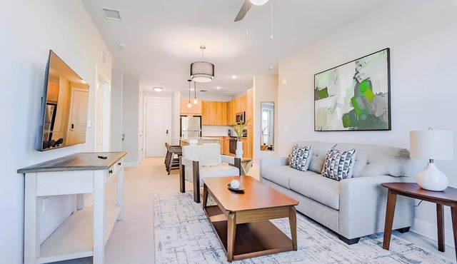 Landing | Chic 2BD, Pool, Gym