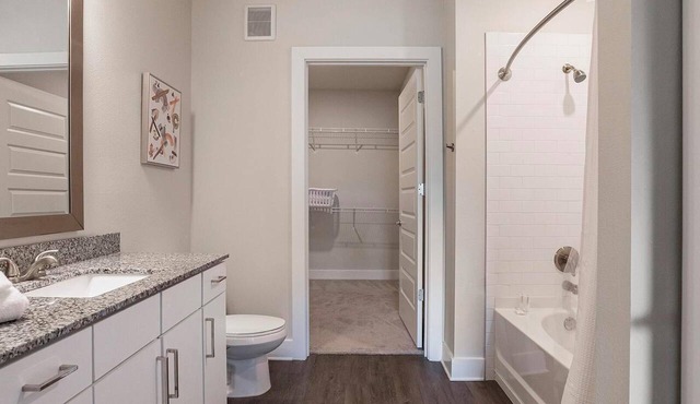 Landing | Incredible 1BD, Yoga Studio, Courtyard