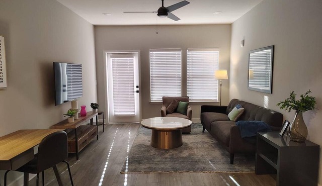 Landing | Incredible 2BD, Pool, Gym