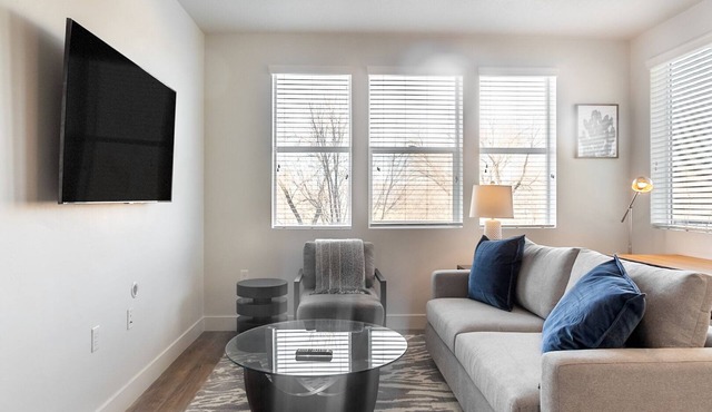 Landing | Spectacular 2BD, Gym, Courtyard