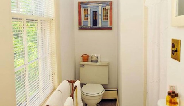 Languedoc Inn & 3 Hussey St Guest House